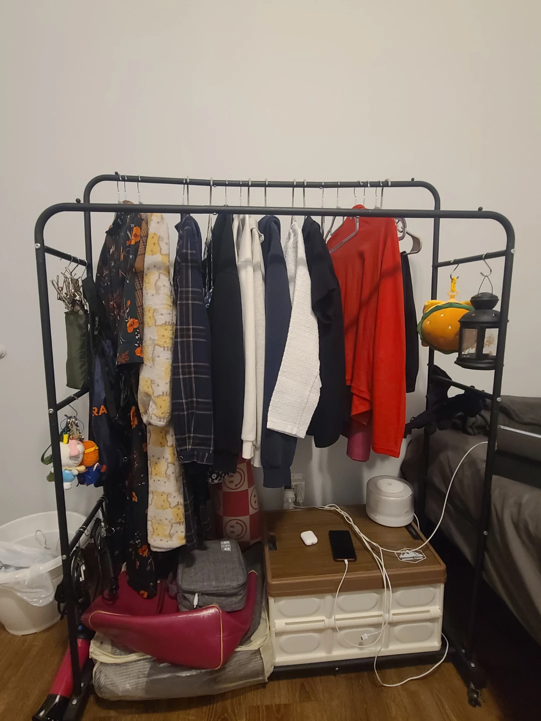 Black Metal Garment Moving Hanger  Rack