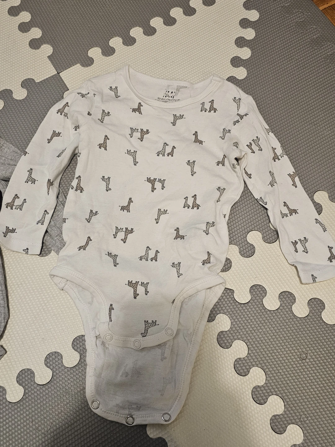 H&M Basic Baby Bodysuit 9-12M