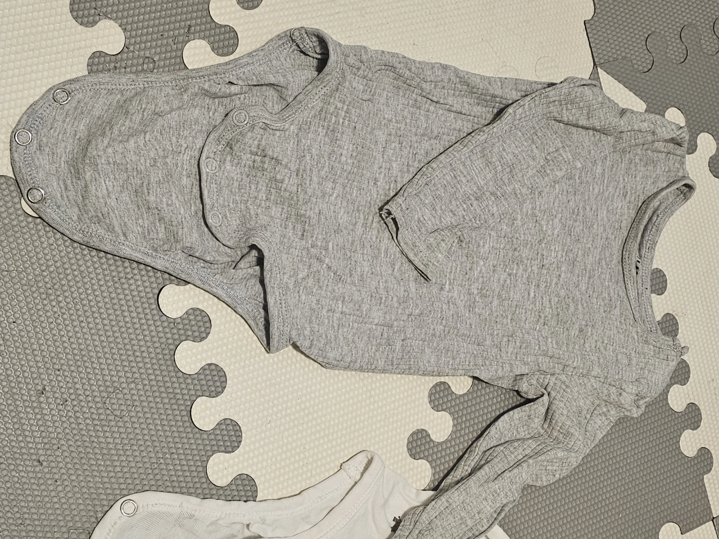 H&M Basic Baby Bodysuit 9-12M - photo 2