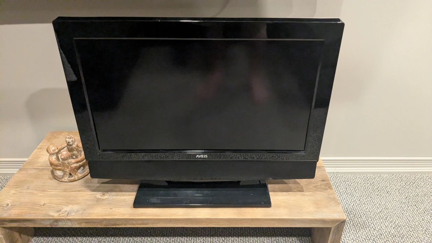 26" AVEIS LCD Television