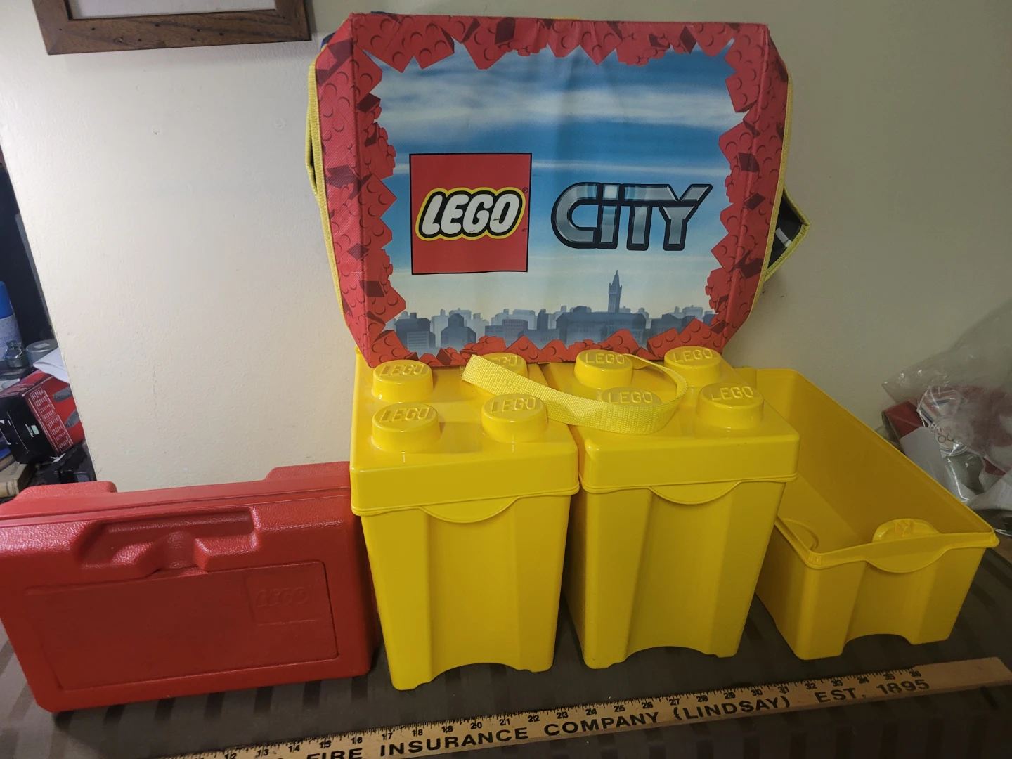 4 LEGO City Storage Containers and Play Mat Set - photo 2