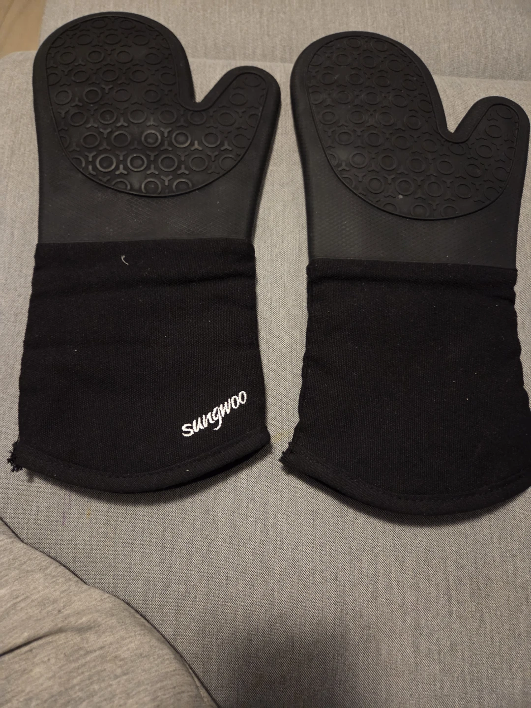 Sungwoo Oven Mitts - photo 3