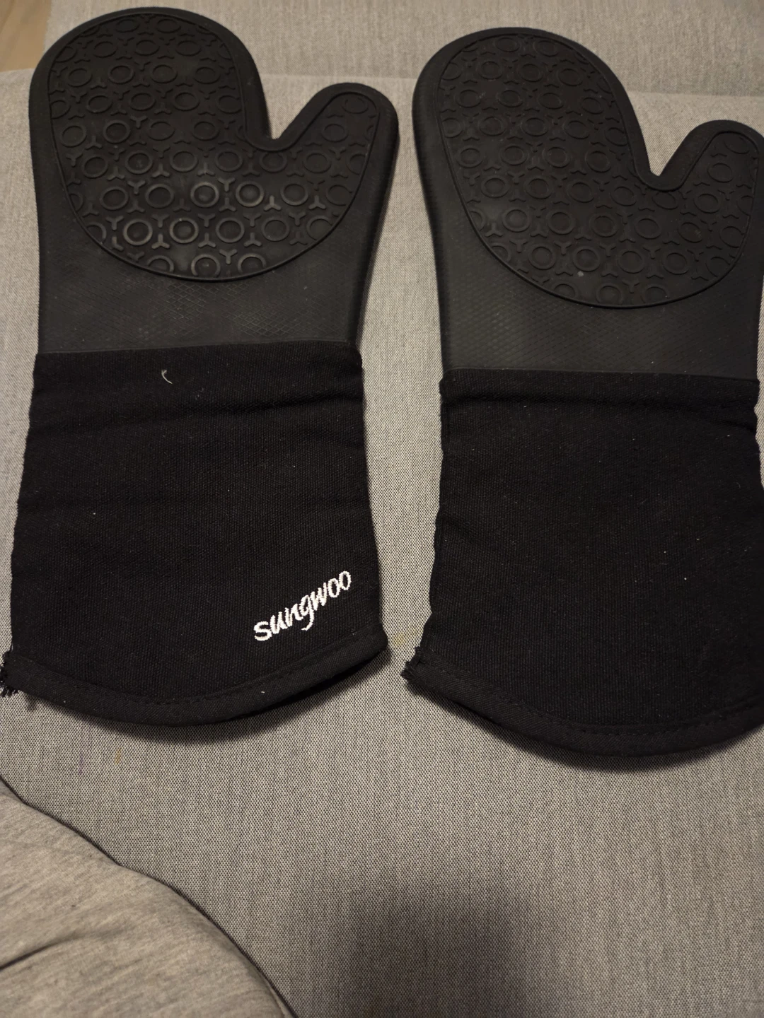 Sungwoo Oven Mitts - photo 4
