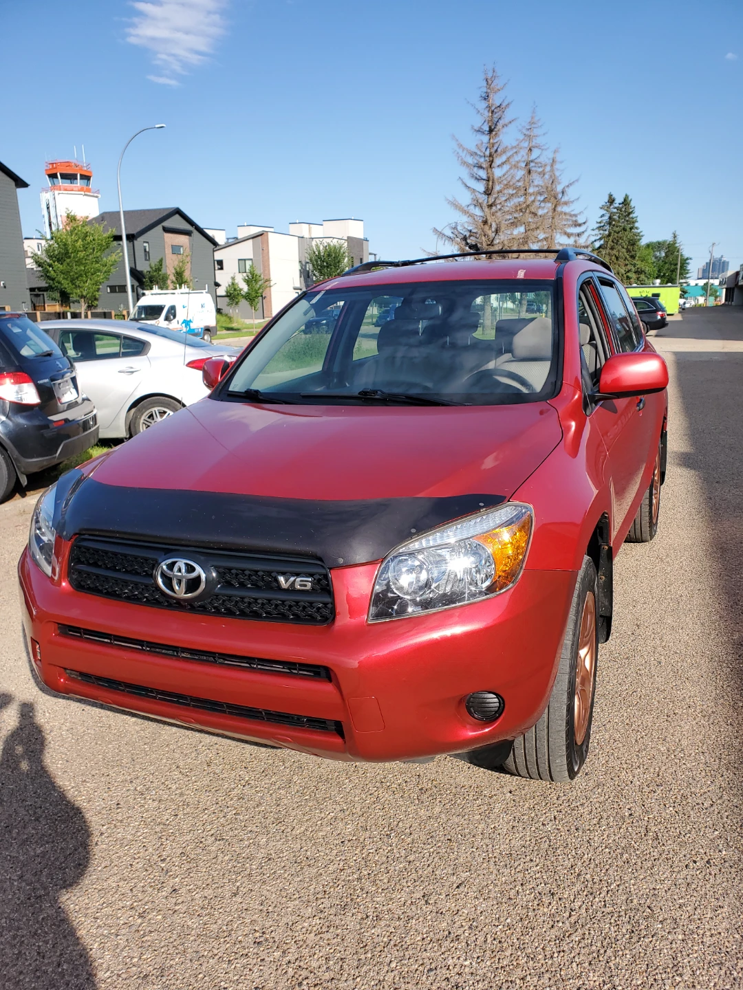 Red Toyota RAV4 V6 AWD