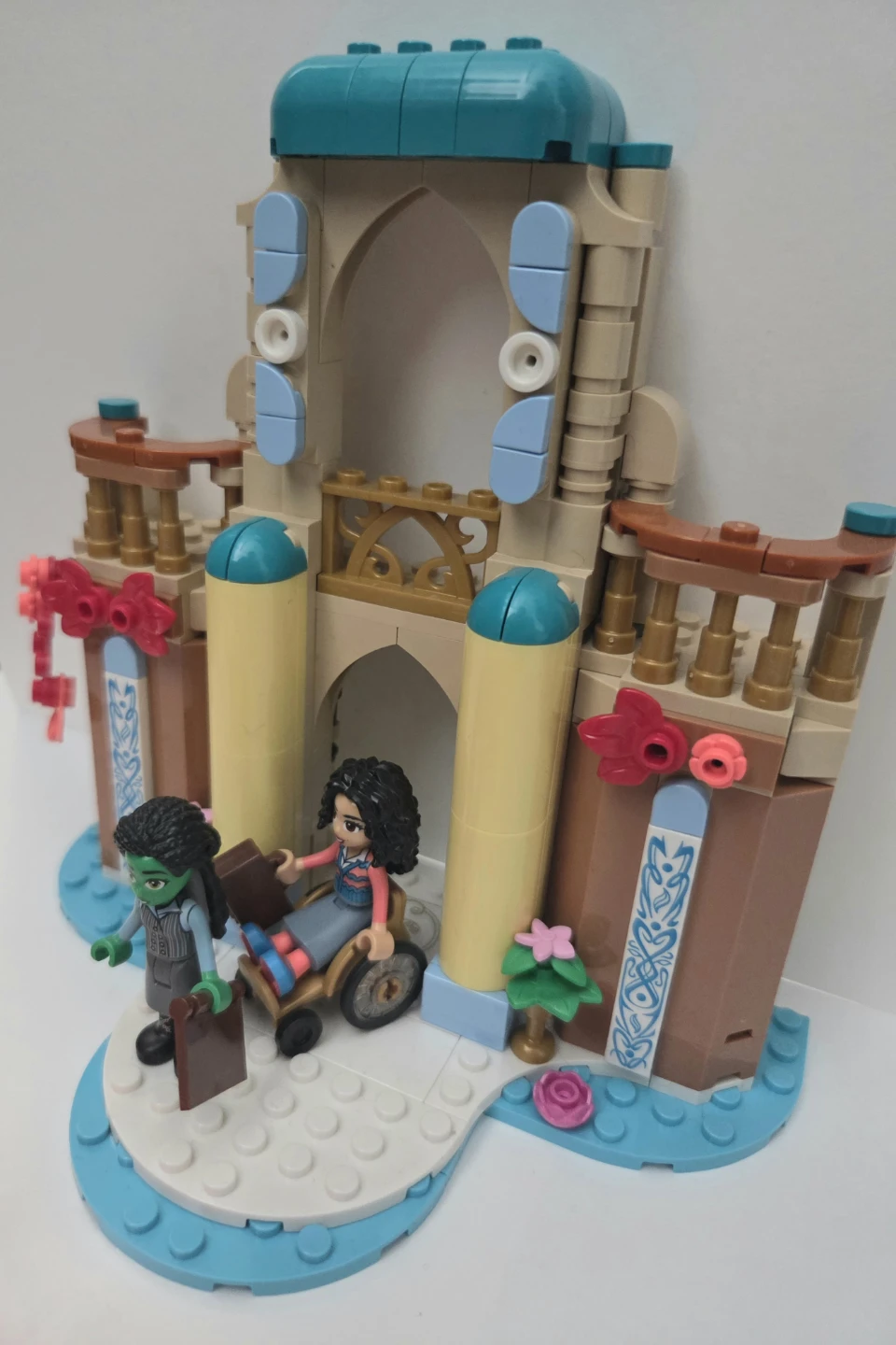 Lego Wicked Glinda, Elphaba & Nessarose at Shiz University - photo 2