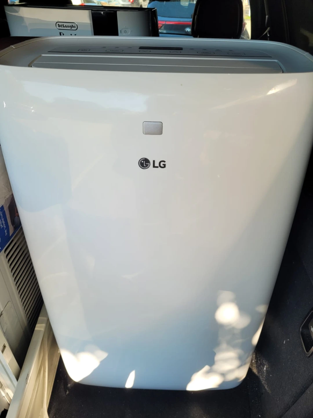 10,000 BTU Like new Windows And floor Air Conditioners - photo 3