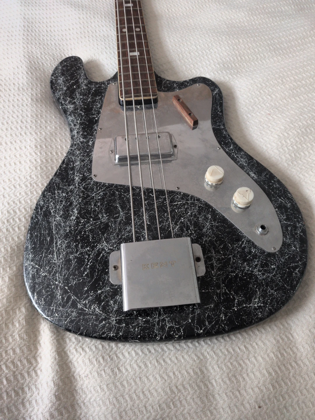 KENT Bass Guitar - photo 2