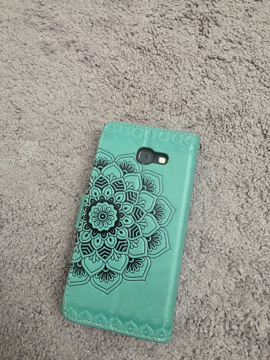 Galaxy A5 2018 with teal Mandala Flip Phone Case - photo 4