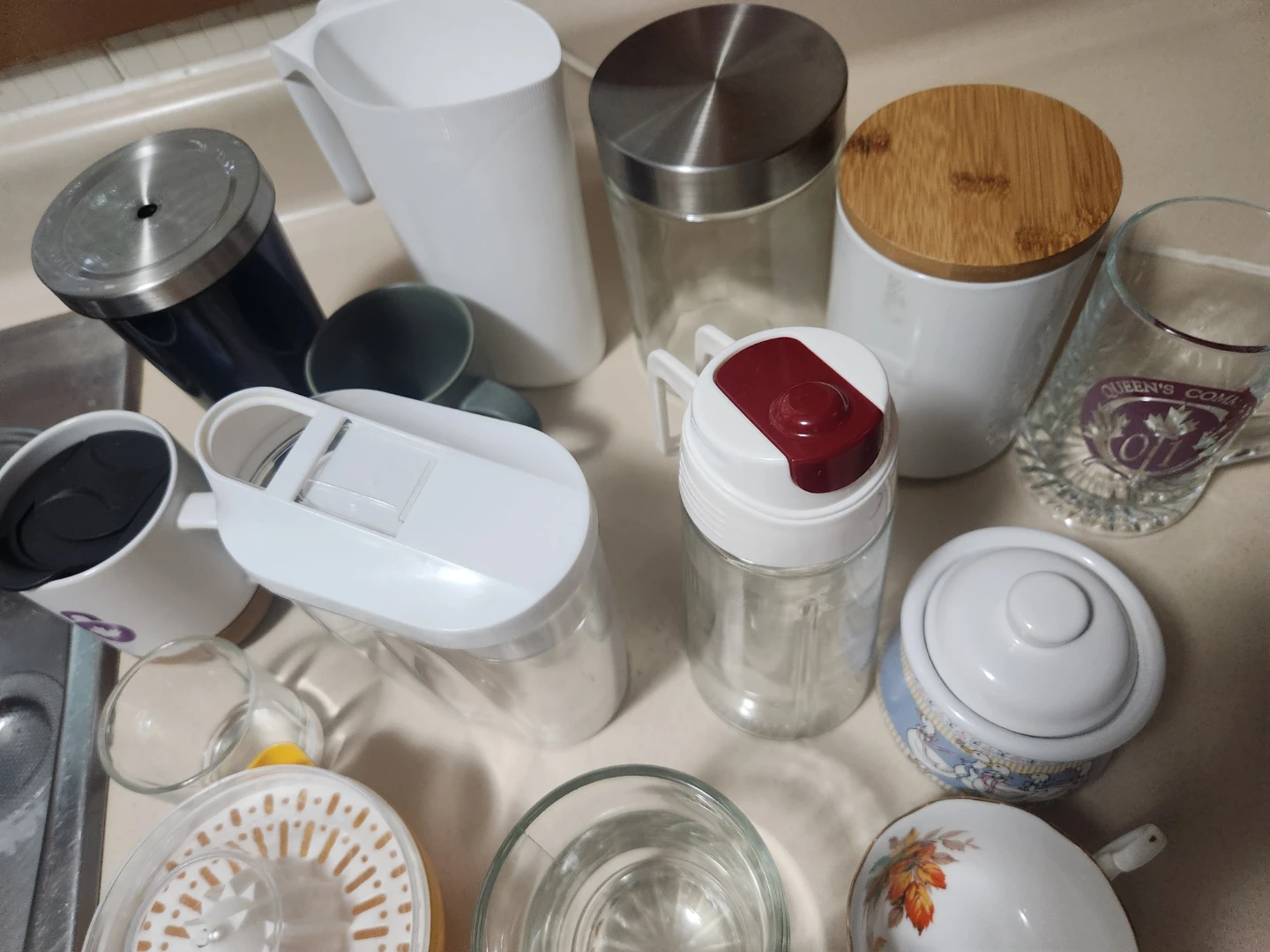 Kitchenware Assortment - Mugs, Pitchers, Jars & Citrus Juicer - photo 5