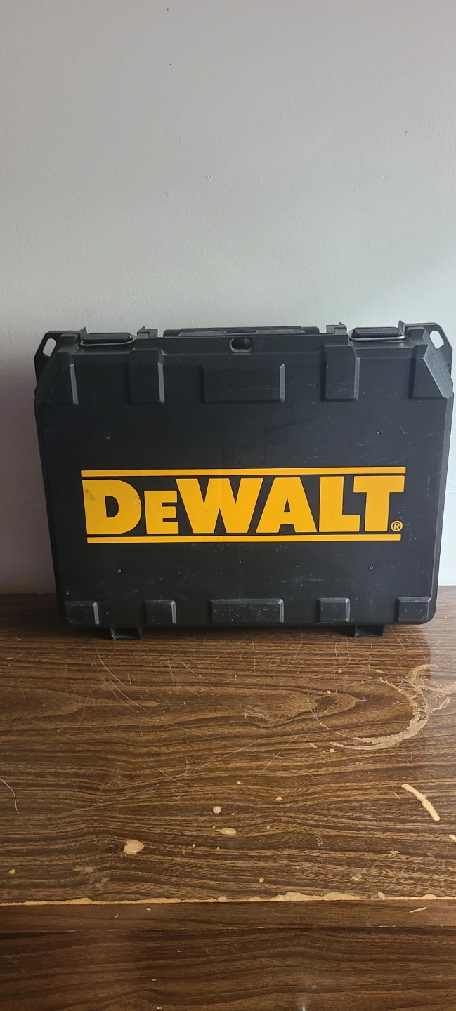 DEWALT CORDLESS 12V DRILL MODEL DW907 3/8" Driver NiCd tool 10mm - photo 2