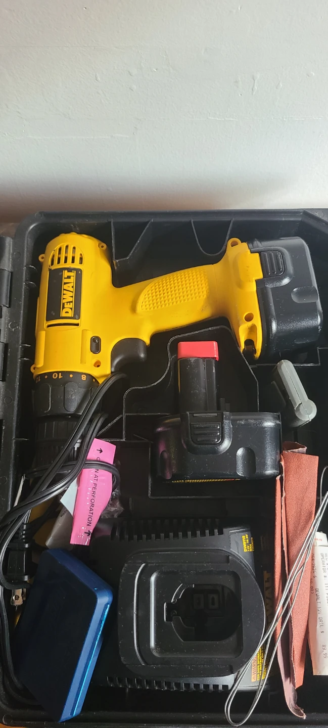 DEWALT CORDLESS 12V DRILL MODEL DW907 3/8" Driver NiCd tool 10mm - photo 3
