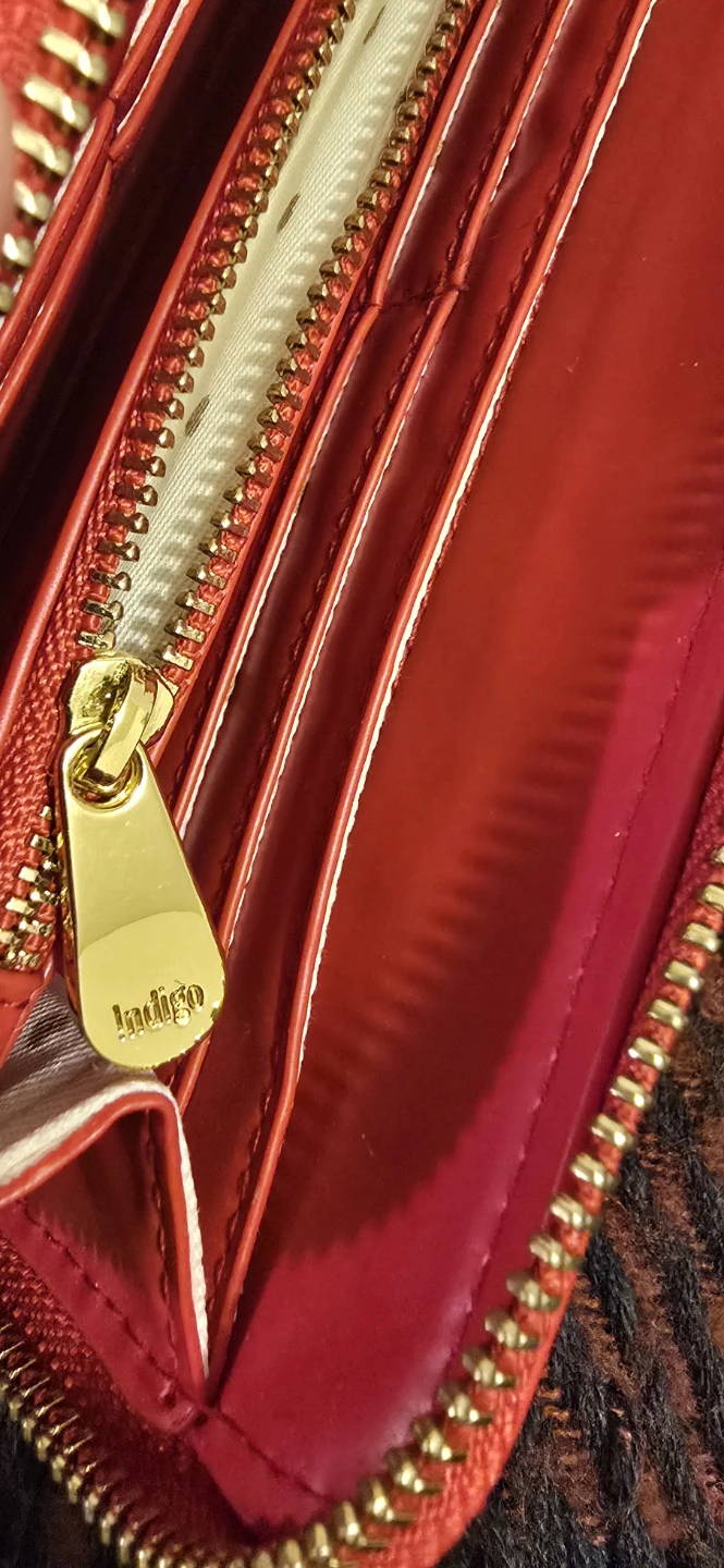 Red Indigo Wallet with Heart Detail - photo 4