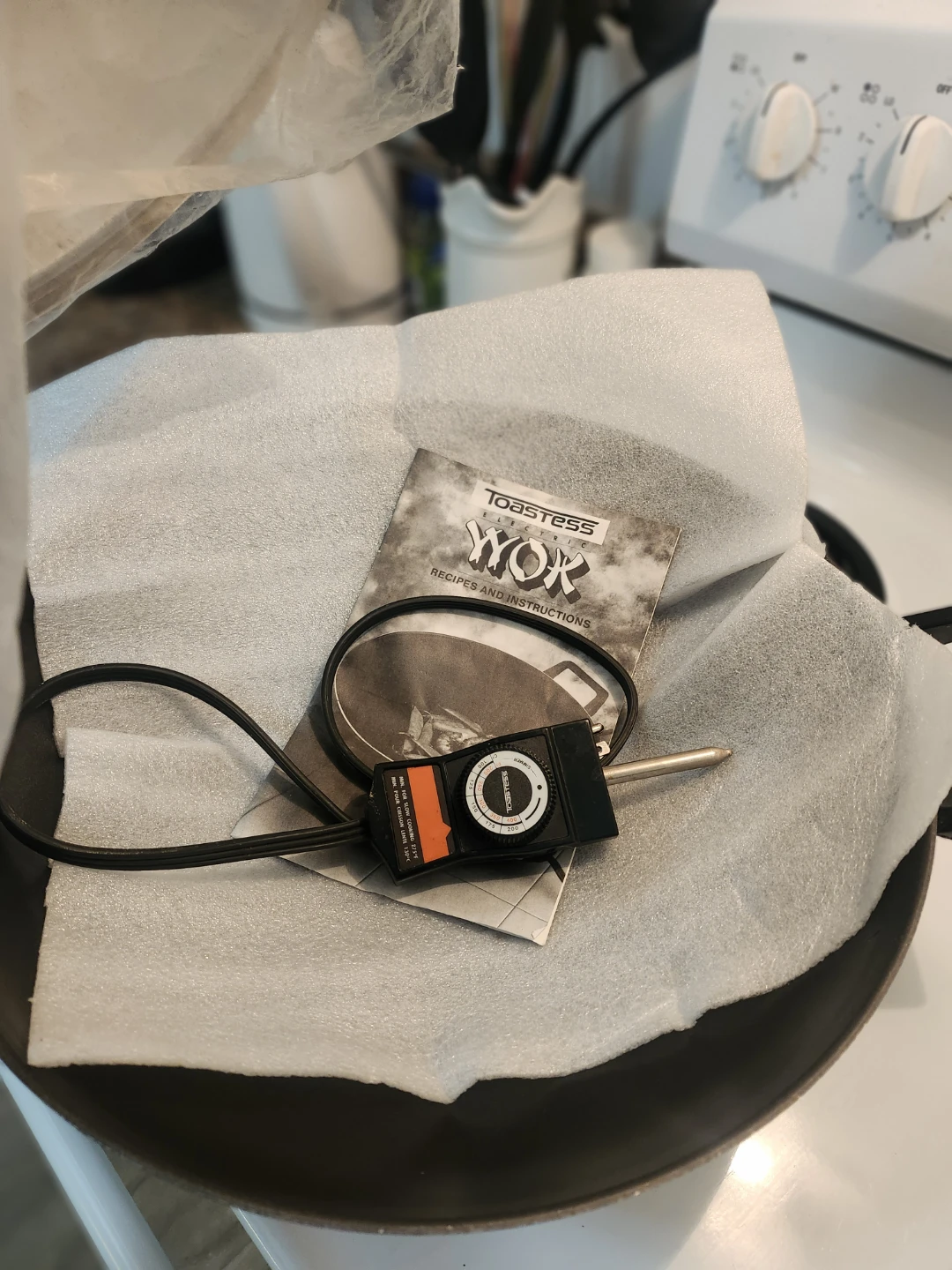 Toastess Electric Wok with Lid - photo 2