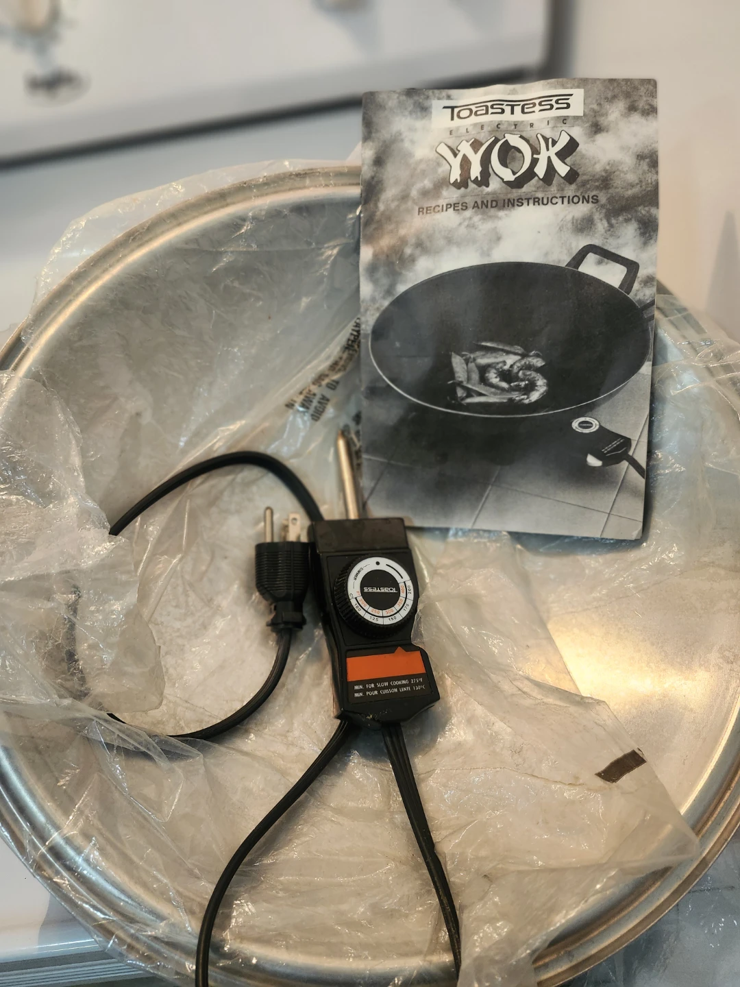Toastess Electric Wok with Lid - photo 4