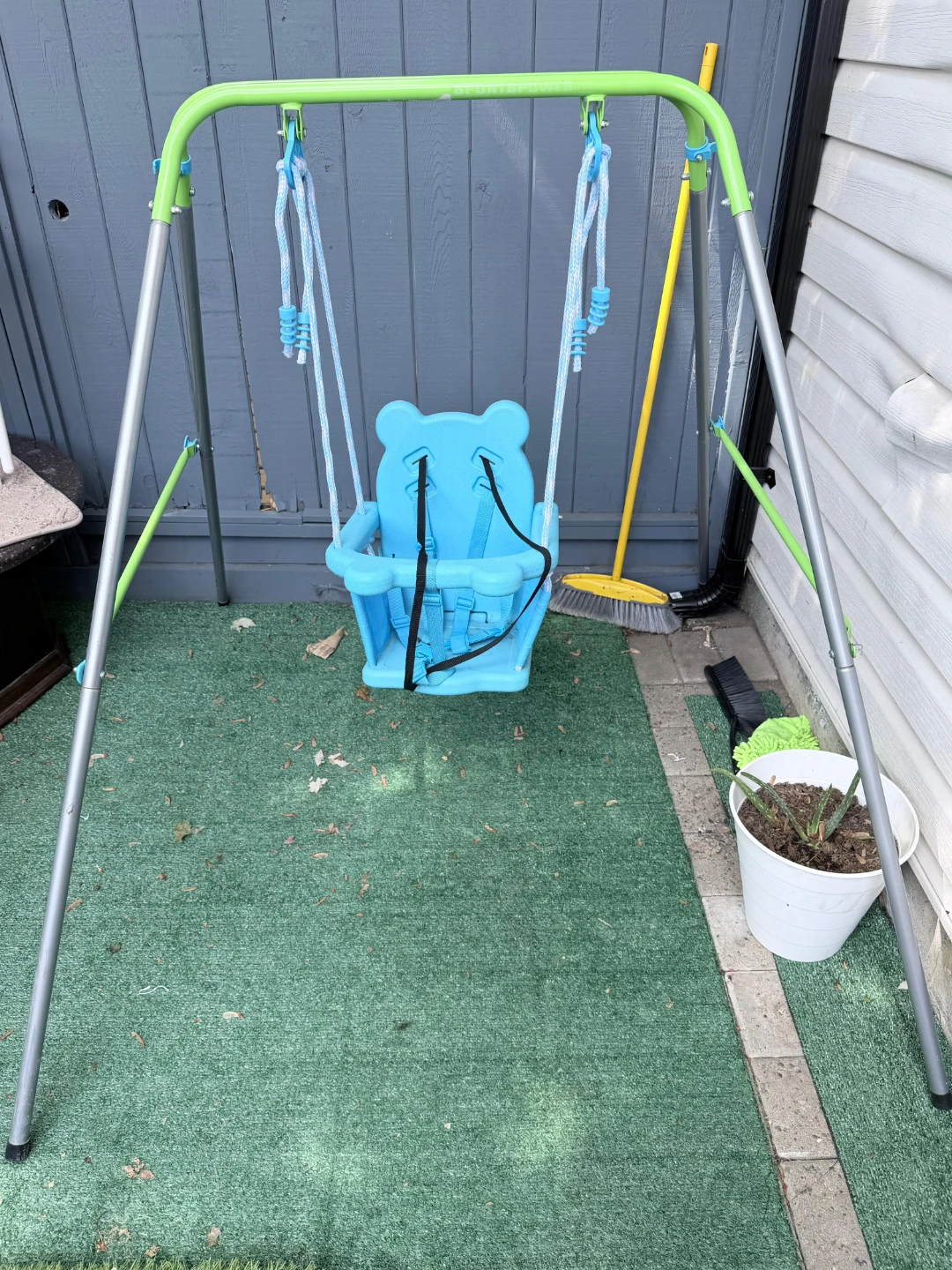 2. Toddler baby swing in great condition
