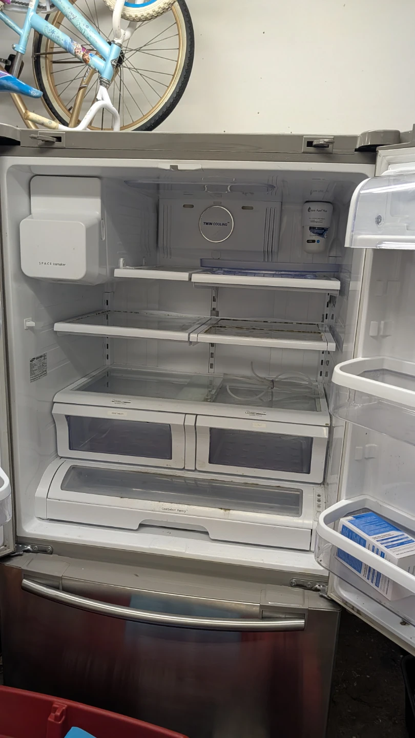 samsung French Door Refrigerator *mouldy - read description* - photo 2