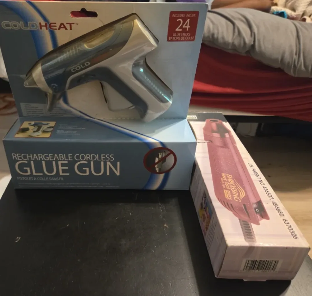 ColdHeat Rechargeable Cordless Glue Gun with 24 Glue Sticks - photo 4