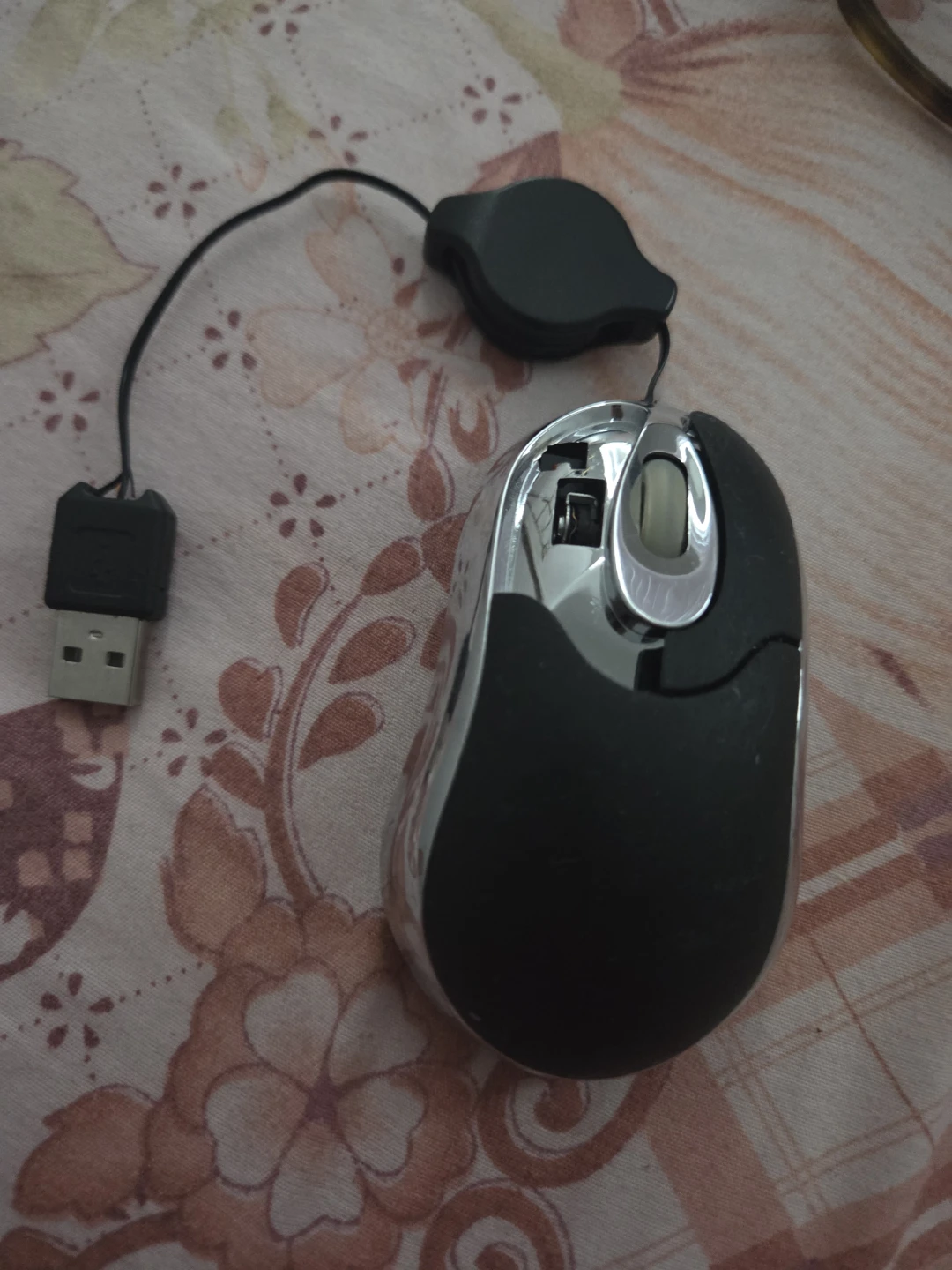 Wired USB Optical Mouse with Retractable Cable