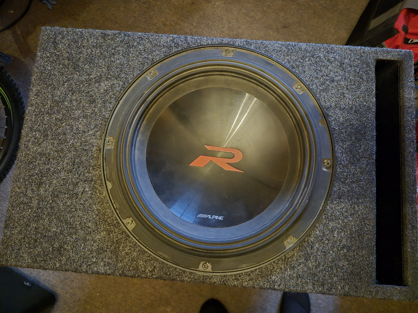 Alpine R2-W12D4 12-inch Subwoofer in Enclosure