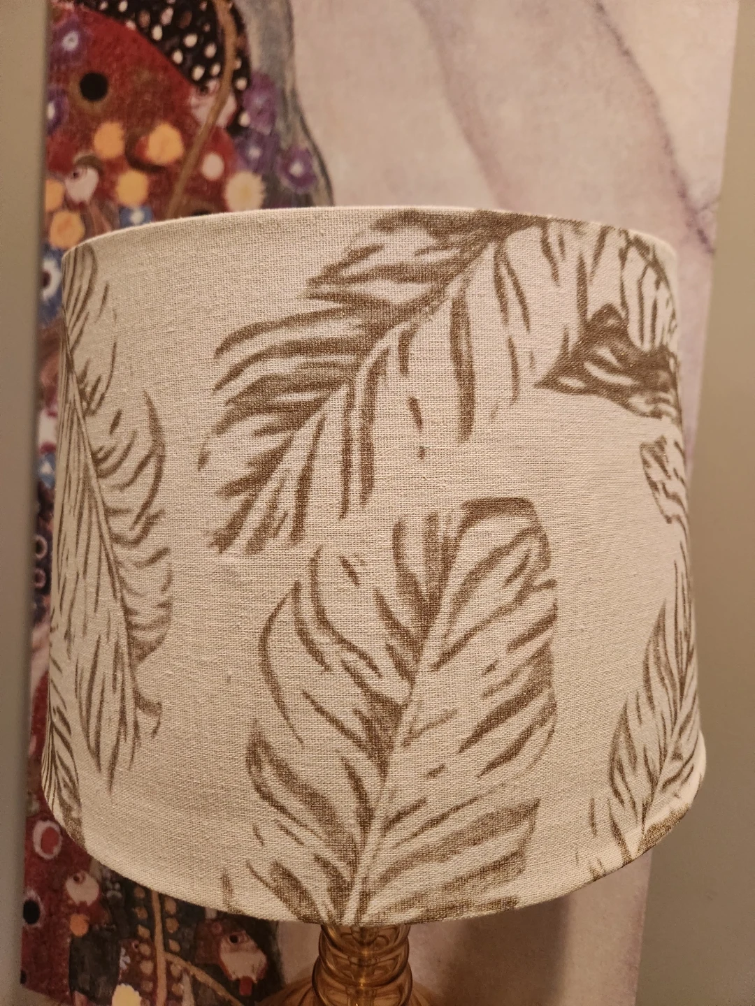 Amber Glass tri light Table Lamp with Feathered Shade - photo 2