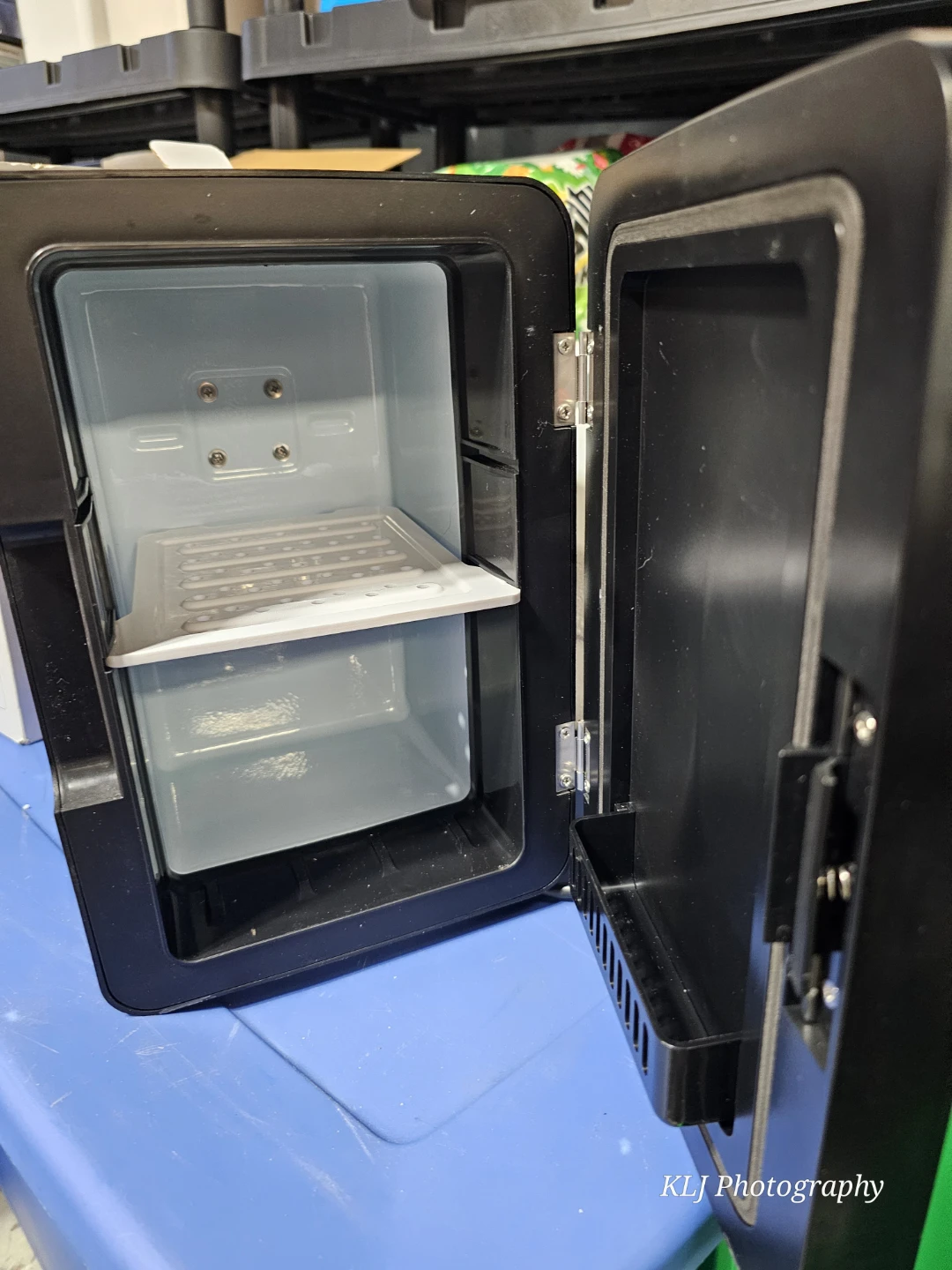 Personal Chiller LED Lighted Mini Fridge - photo 3