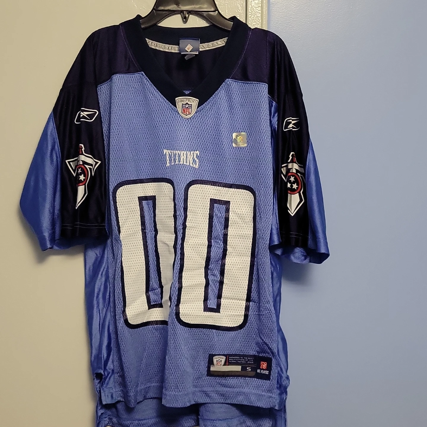 Reebok Tennessee Titans #00 Football Jersey Size S/CH