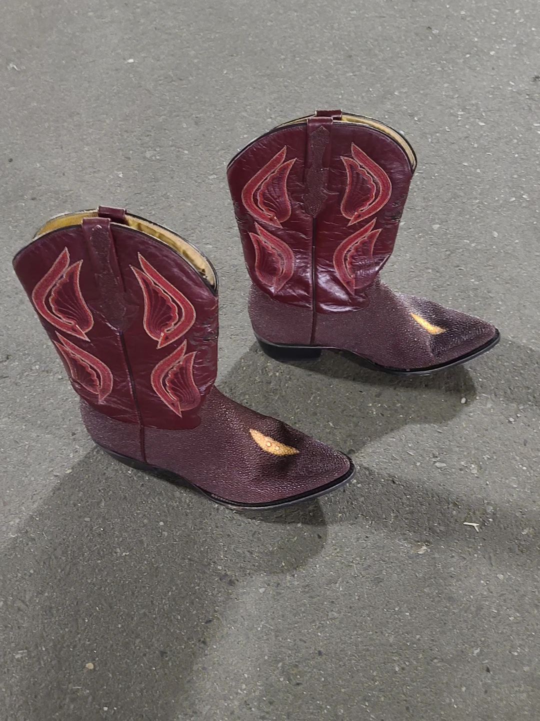 Maroon Cowboy Boots with Flame Stitching and Stingray Toe - photo 4
