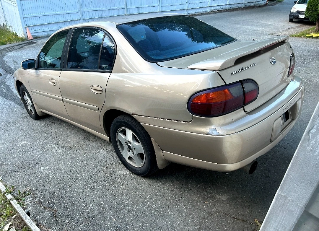 2002 Chevrolet Malibu - photo 2