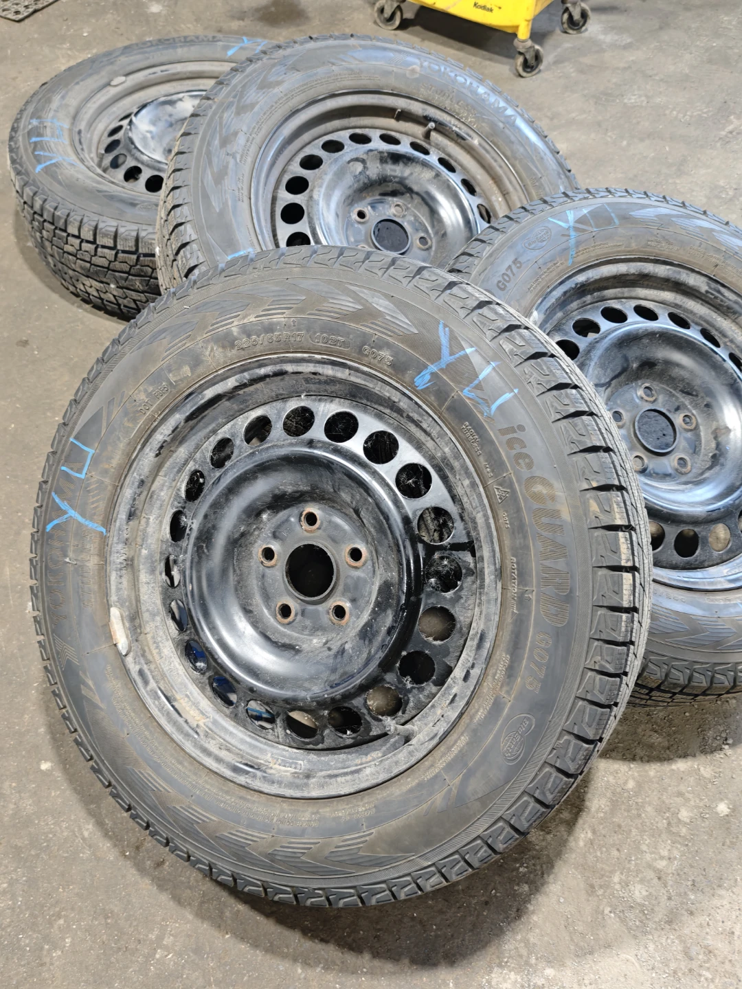 17" Yokohama iceGUARD G075 Winter Tires with Rims (225/65R17)