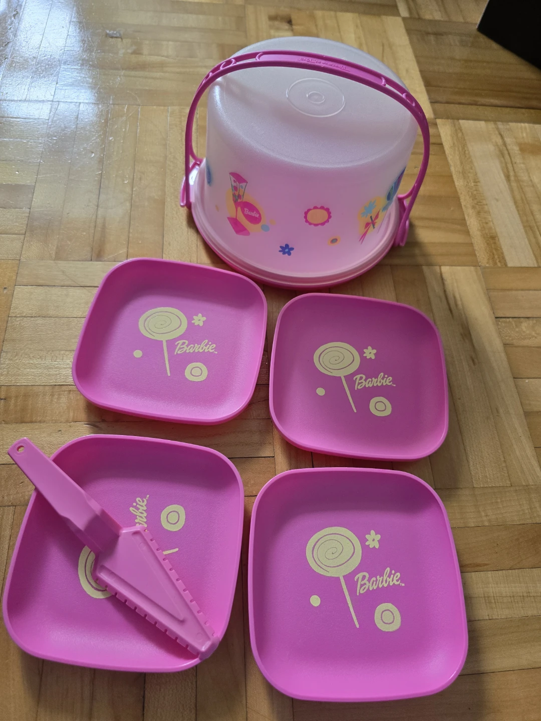 Girls Barbie Cake Serving Set
