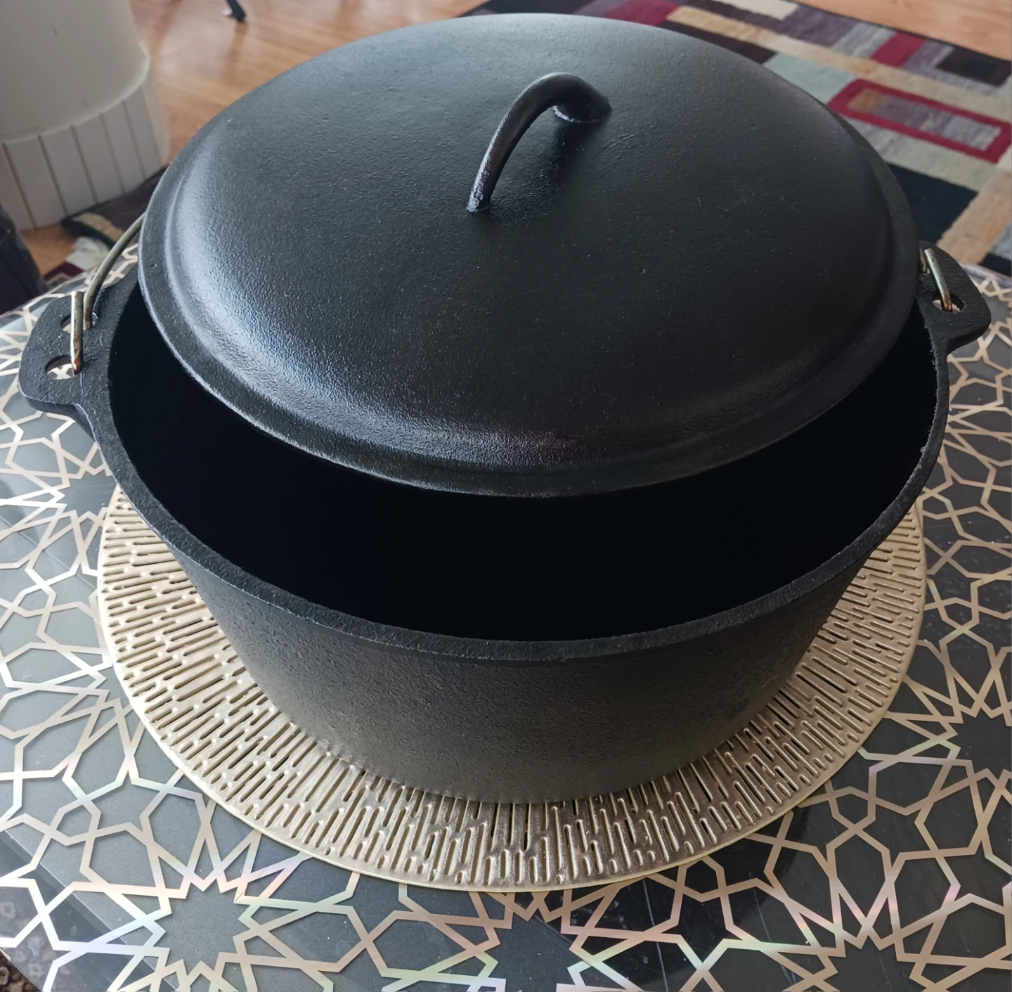 Cast Iron Dutch Oven