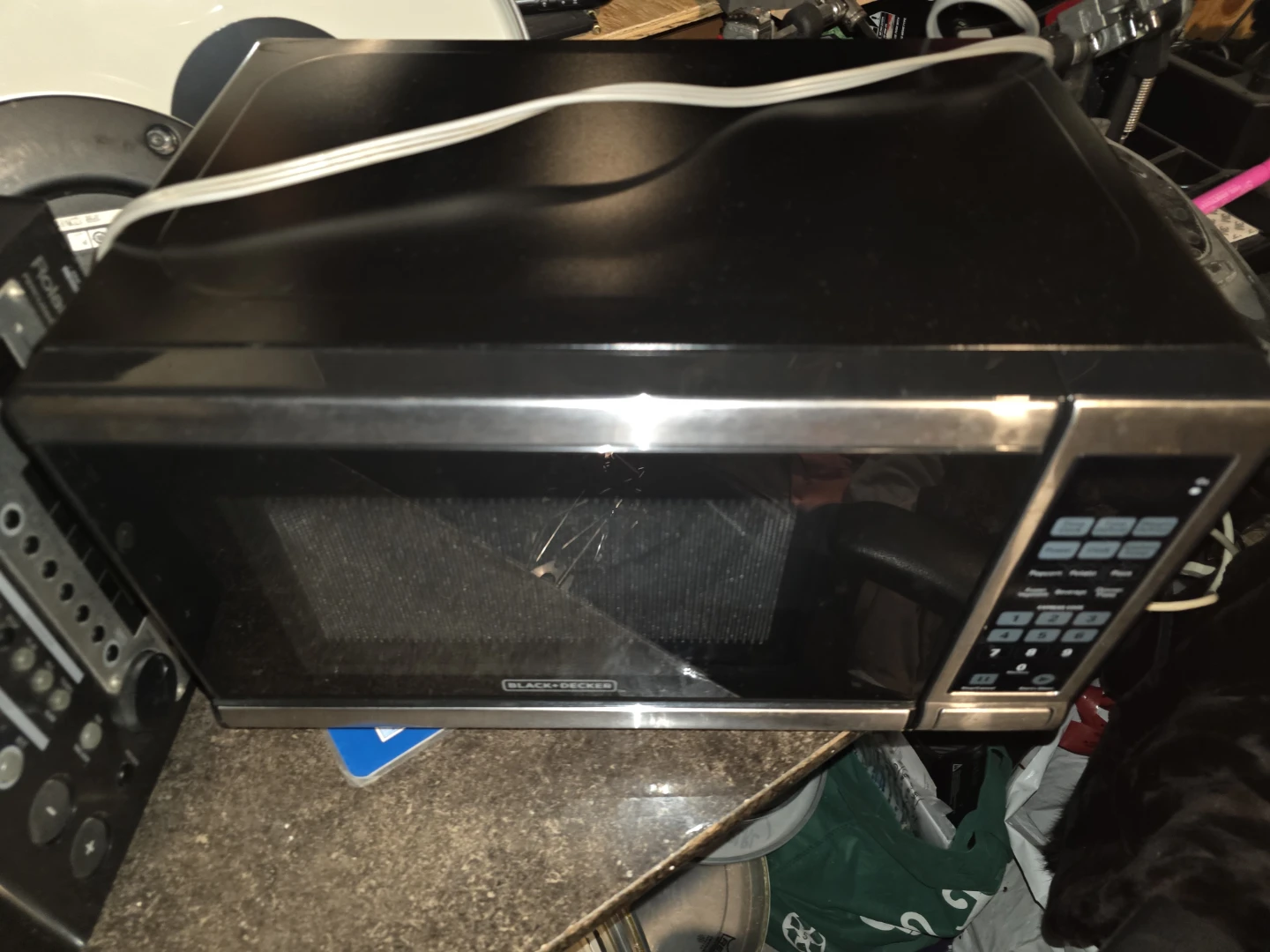 Black+Decker Microwave Oven - photo 2