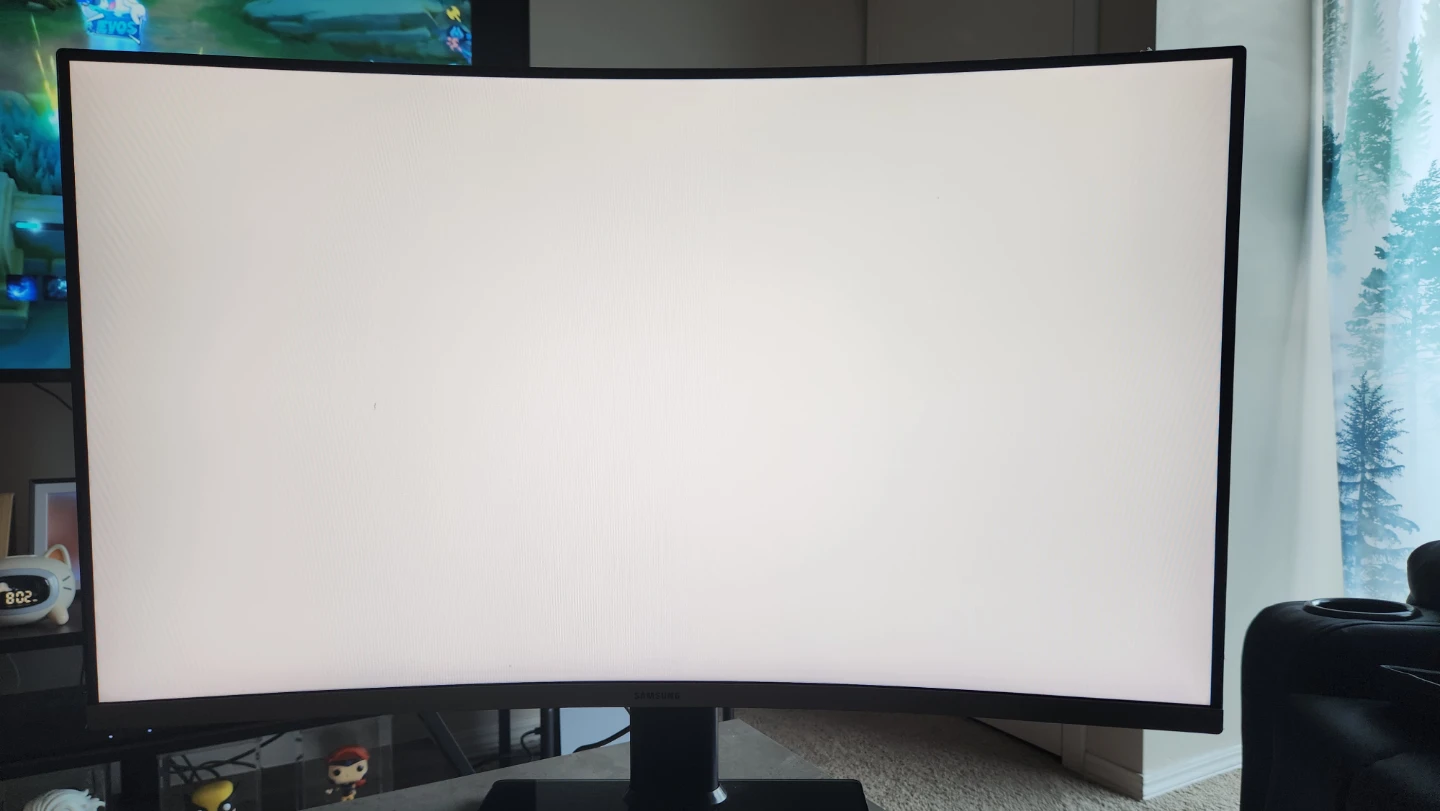 Samsung 32" Curved Monitor with Adjustable Stand & Speakers - photo 4