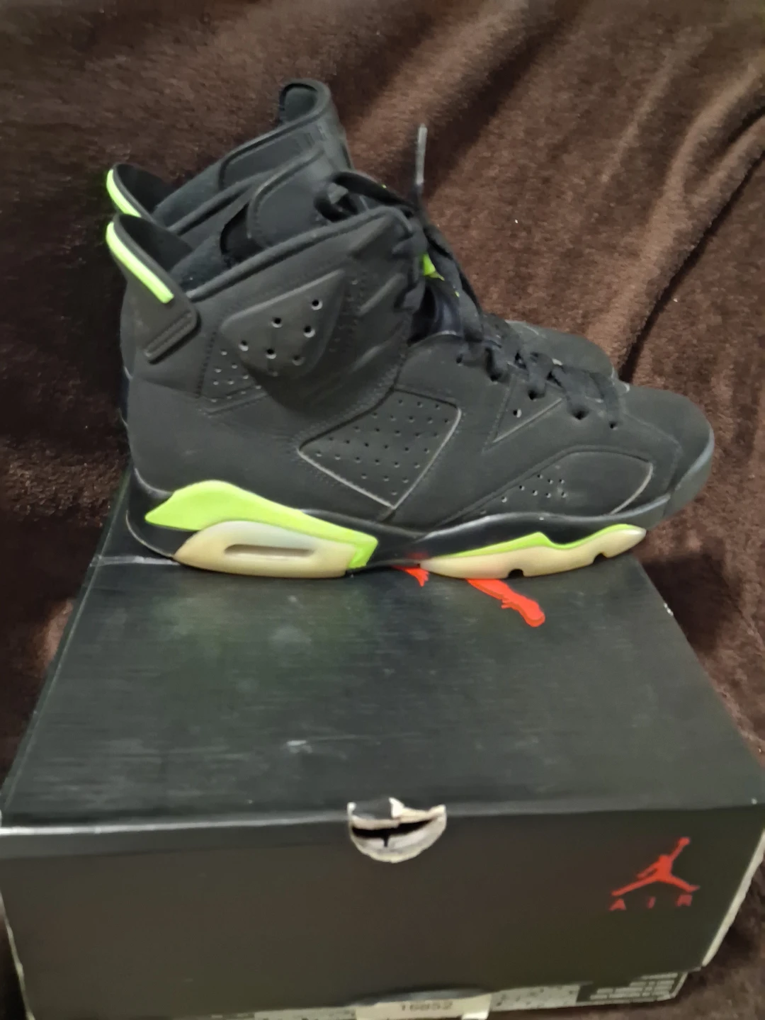 Air Jordan 6 Retro "Electric Green"  size 9.5