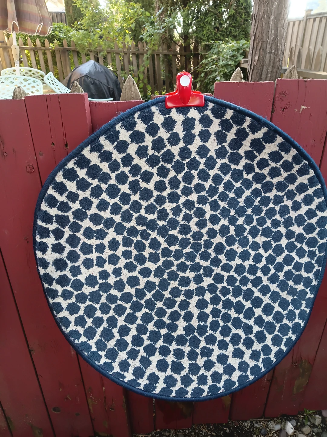 Round Area Rug - Blue/Cream Pattern - photo 4