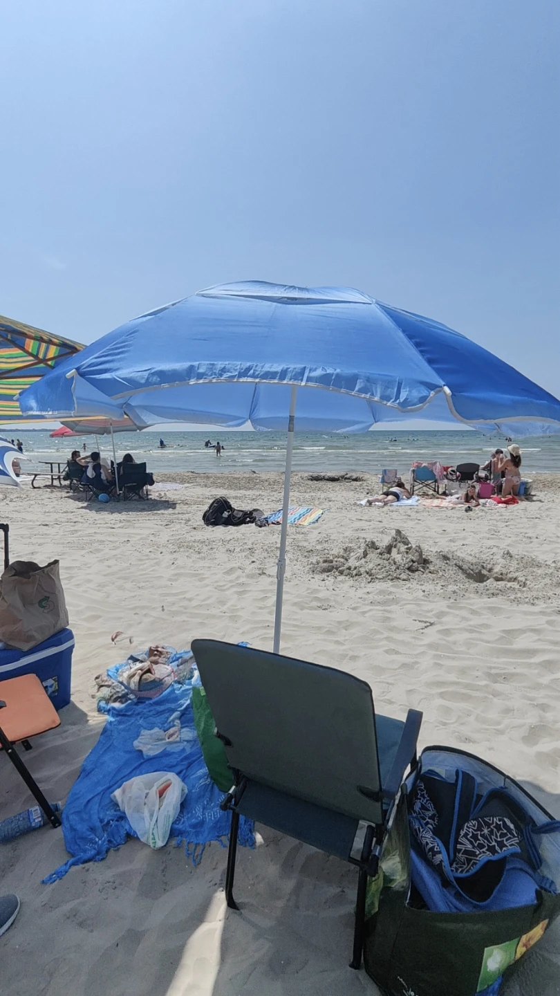 Blue beach umbrella - photo 2