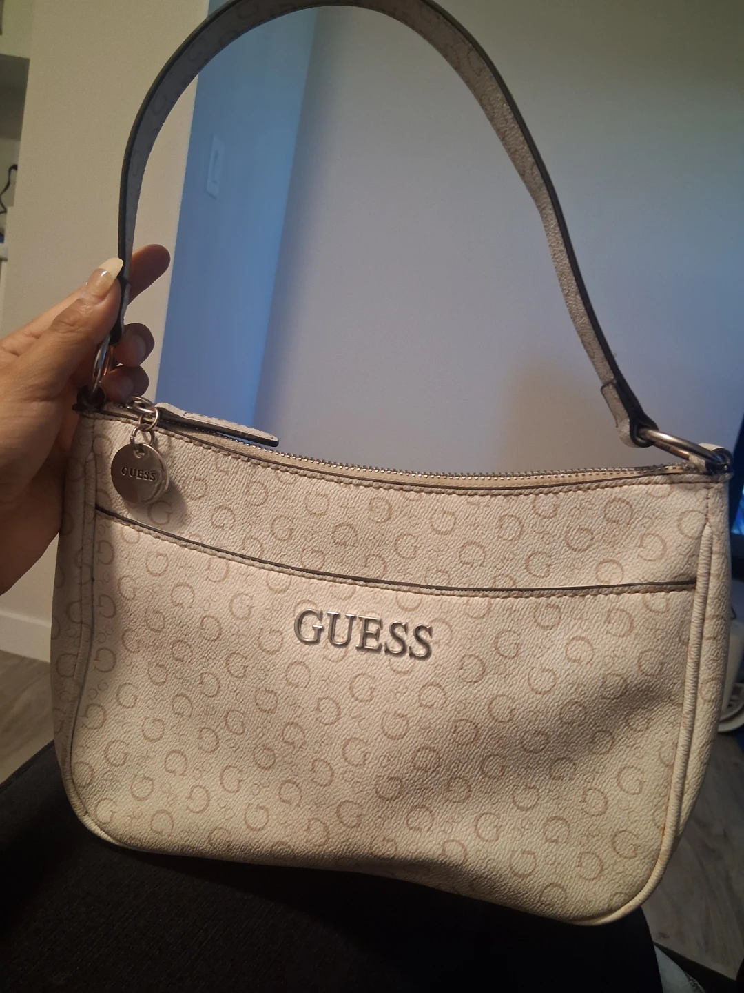 Guess Shoulder Bag