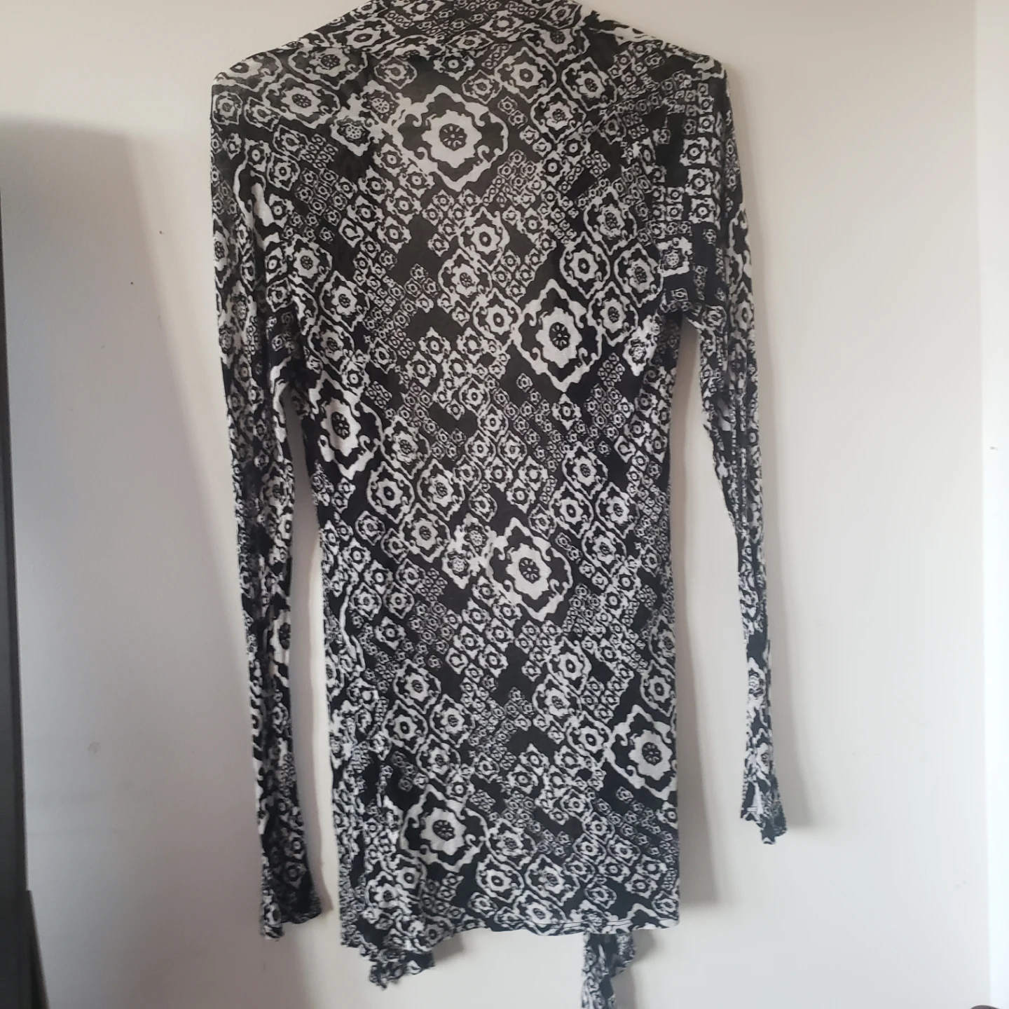 Black & White Patterned Cardigan - photo 5
