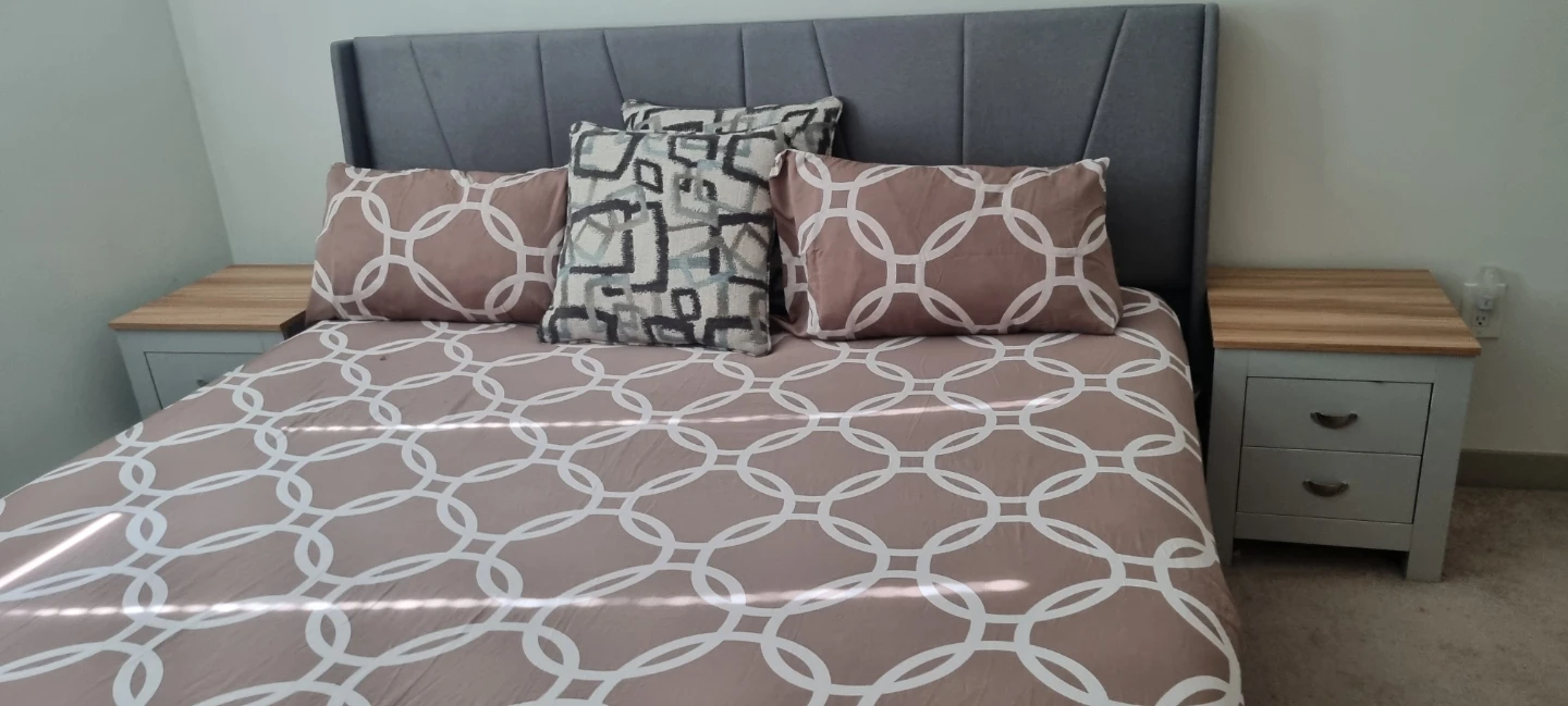 King Size Bed Set – Almost Brand New - photo 3