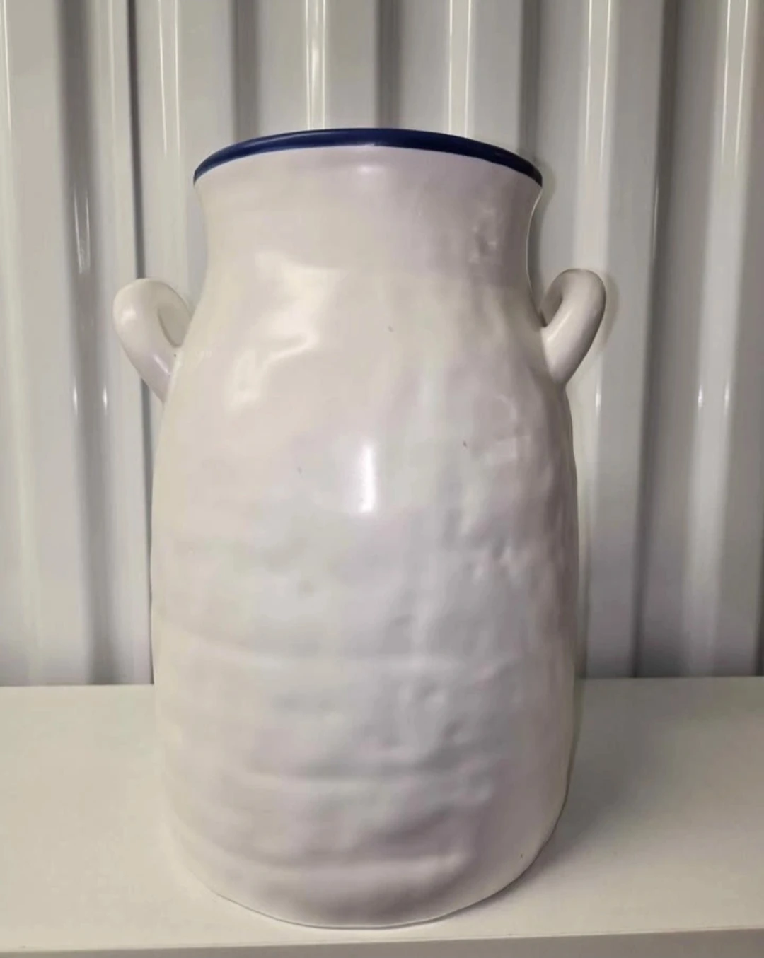 Stunning Vintage-Style Farmhouse Ceramic Milk Jug Crock Vase - photo 2