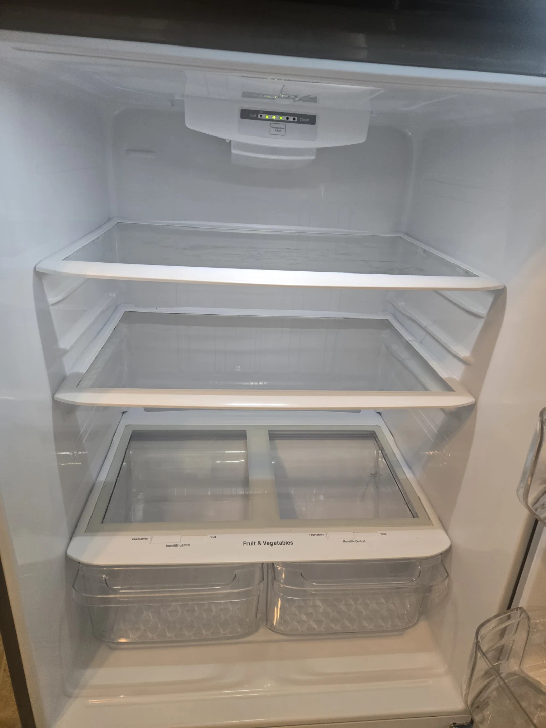 LG LHTN2403S 23.8 cu. ft. Top-Freezer Refrigerator - photo 2