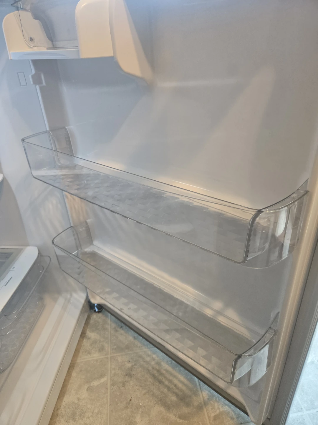 LG LHTN2403S 23.8 cu. ft. Top-Freezer Refrigerator - photo 5