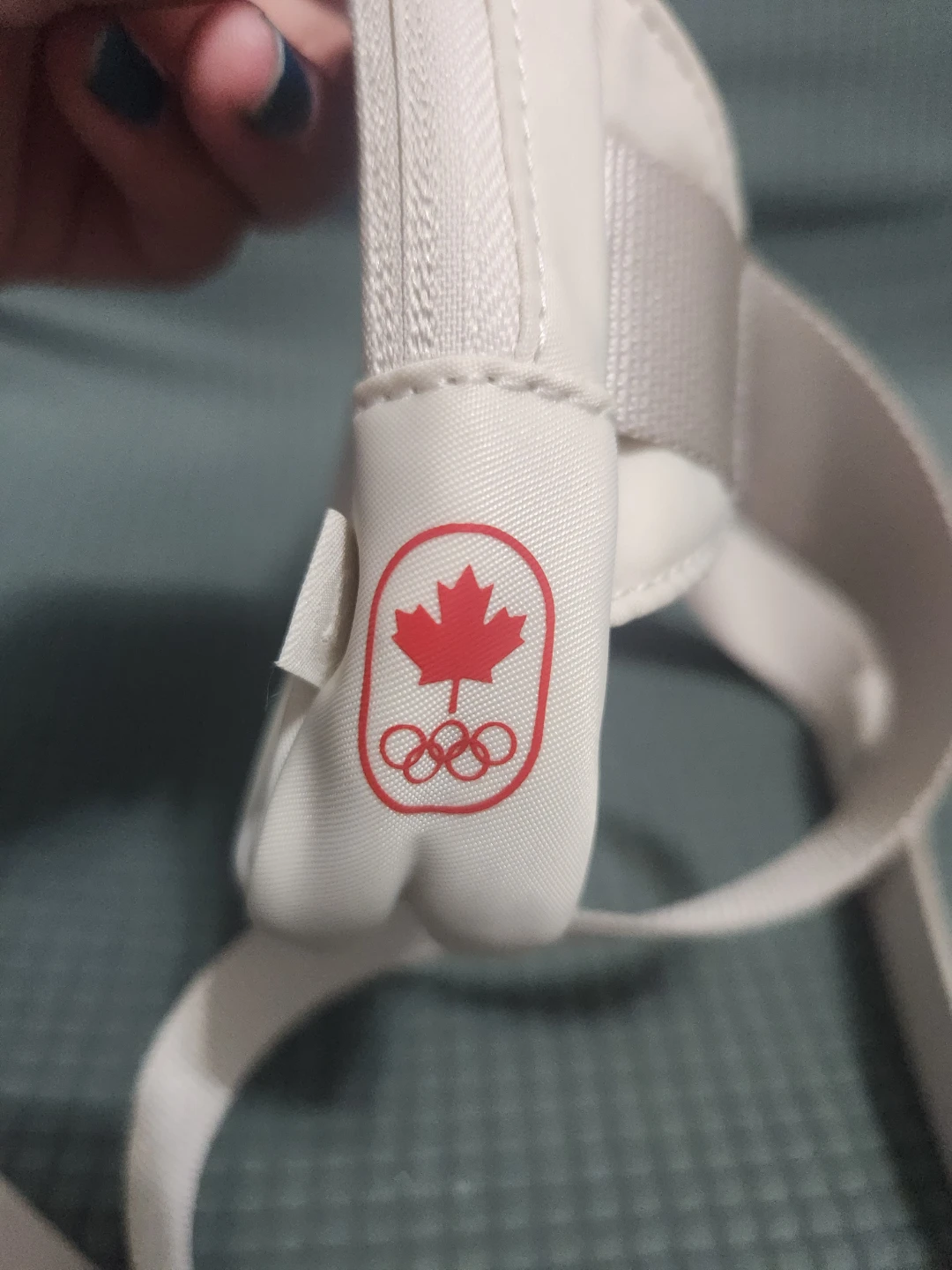 Lululemon Team Canada Olympic Belt Bag - photo 4