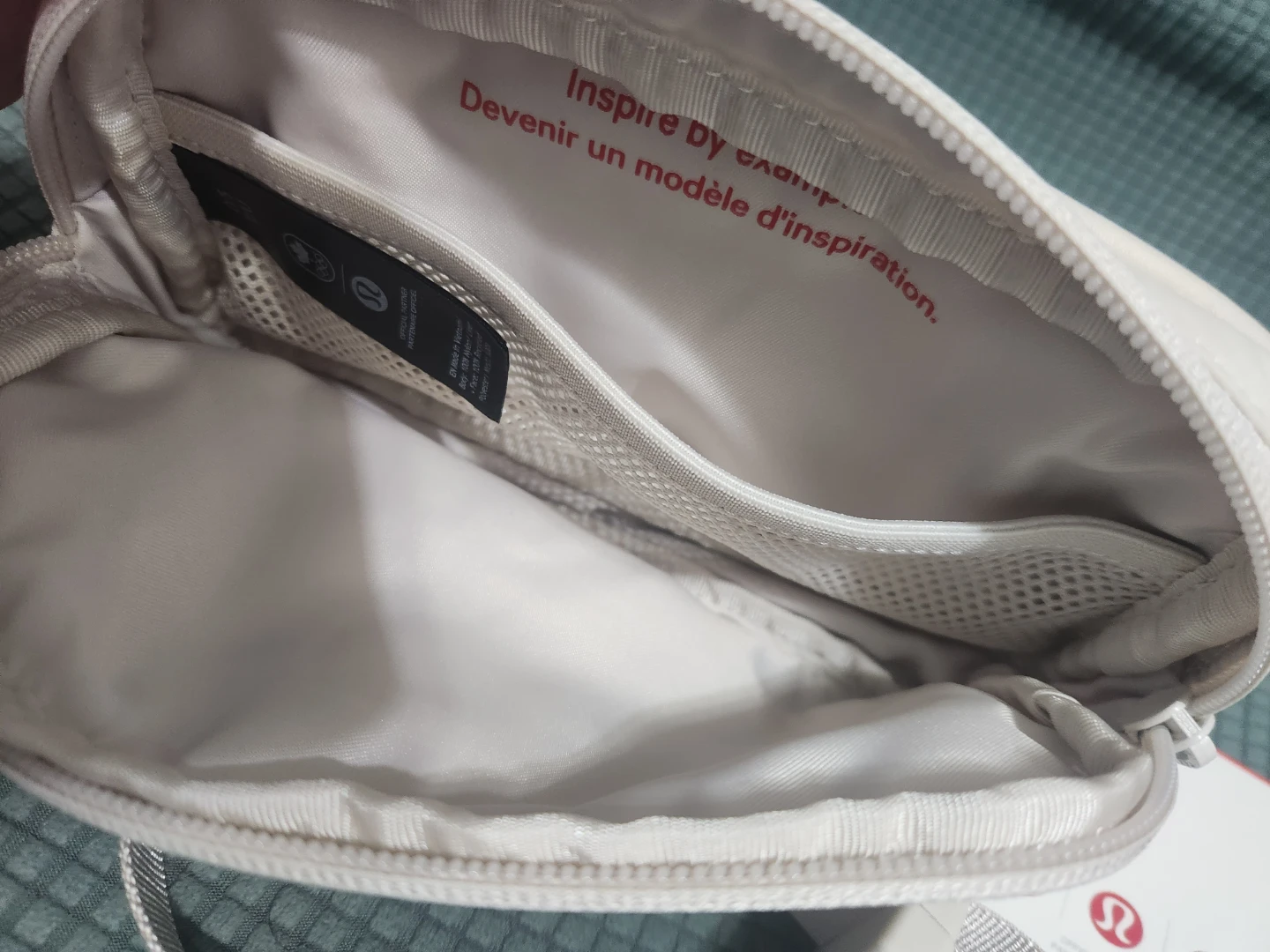 Lululemon Team Canada Olympic Belt Bag - photo 5