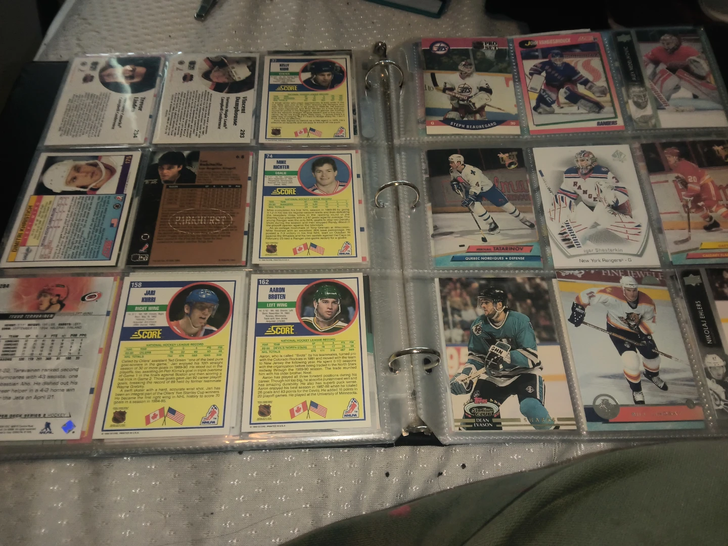 Hockey cards from 1990 to 2020 - photo 2