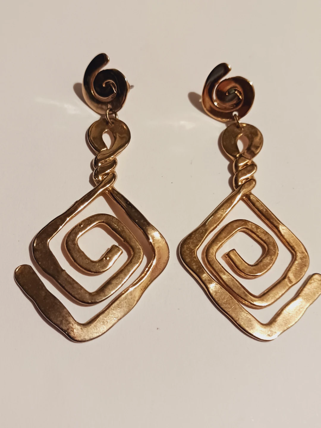 Gorgeous Artisan Abstract Spiral Swirl Gold Tone Earrings - photo 3