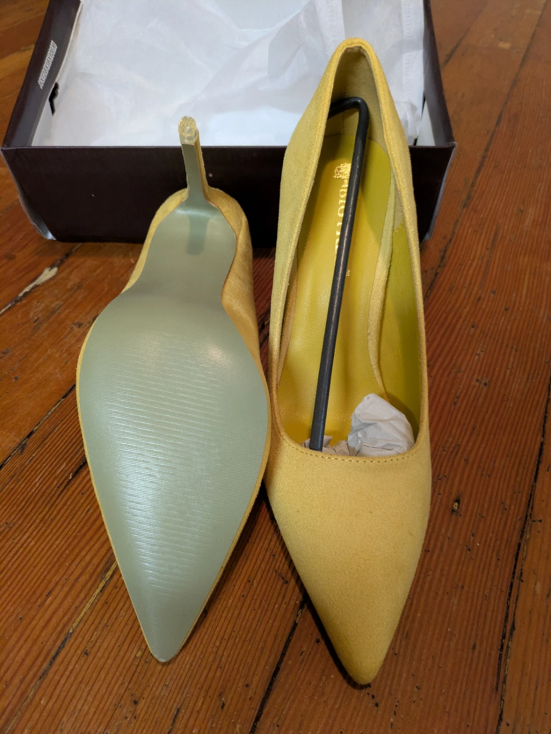 New Yellow Suede Pointed Toe Heels sz 8-8.5 - photo 4