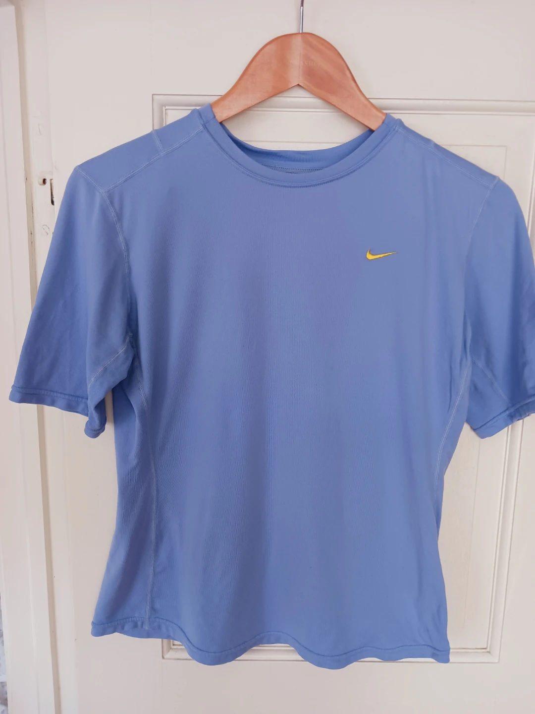 Nike Lilac Blue T-Shirt  Activewear. Size M.