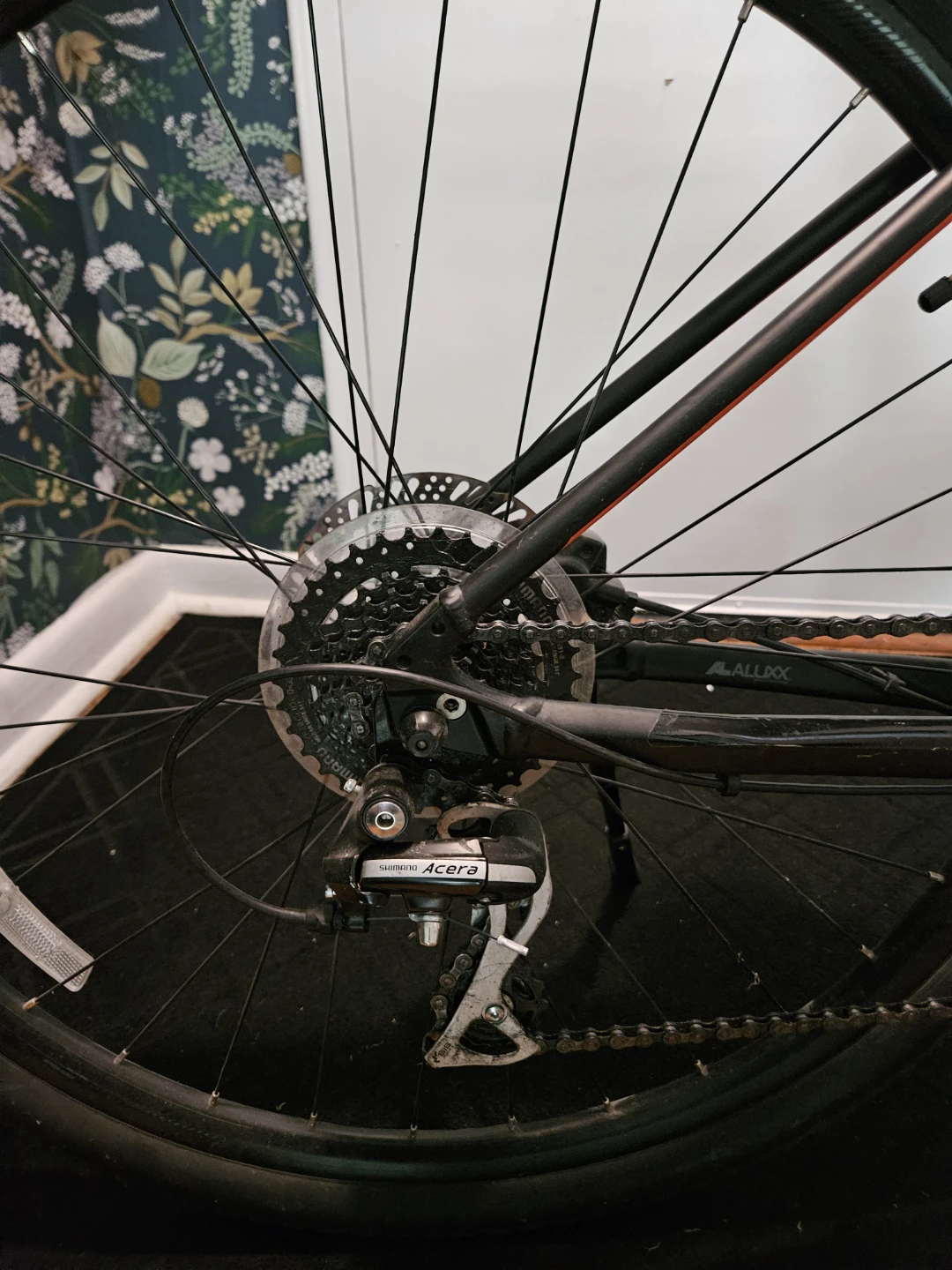 Giant Roam Hybrid Bike - photo 2
