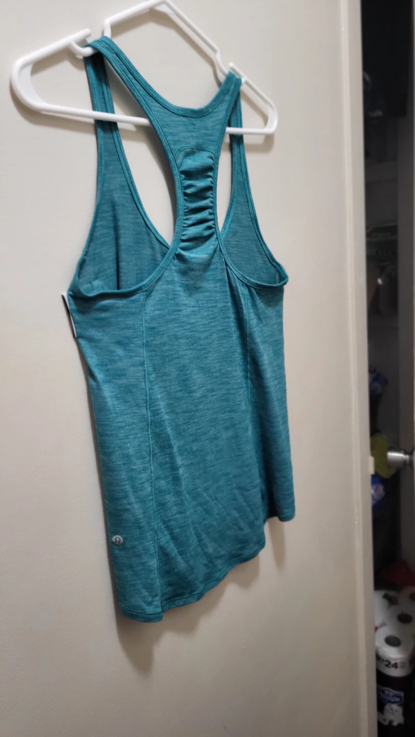 Lululemon Tank Top - photo 2